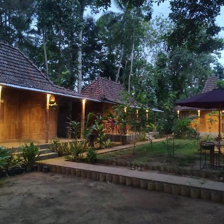 Omah Kayu Jagalan Hotel Magelang Exterior foto